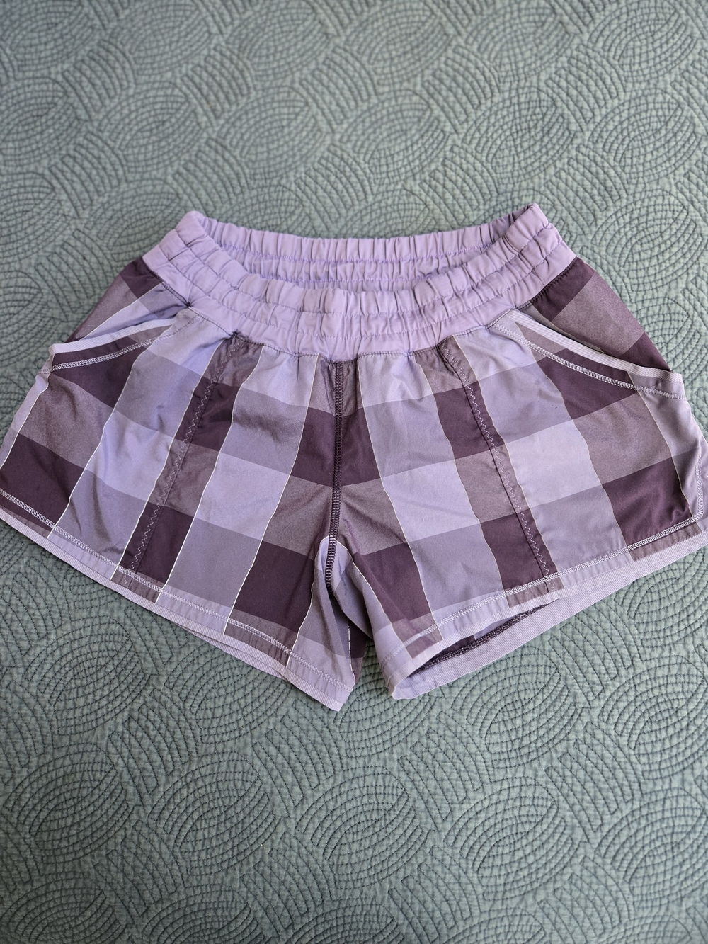 Lululemon Lined Shorts Size 8 Purple Plaid 4" Zip Pocket Elastic Waist